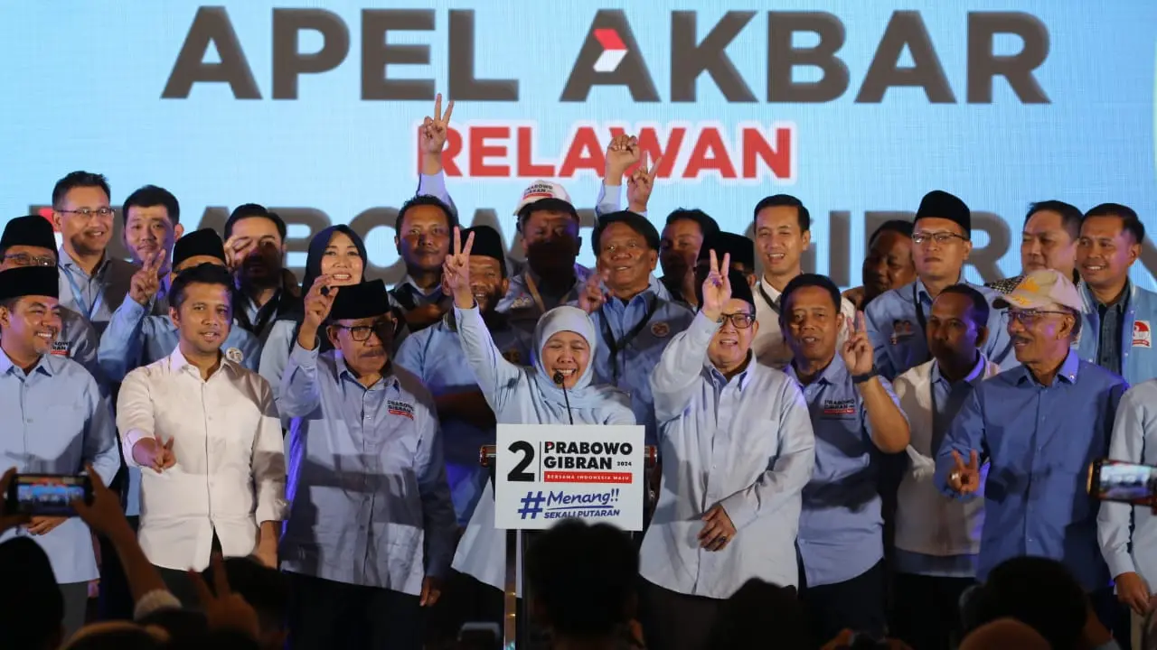 Dewan Pengarah sekaligus Juru Kampanye Nasional (Jurkamnas) TKN Prabowo-Gibran, Khofifah Indar Parawansa memastikan seluruh kaum ibu rumah tangga atau 'emak-emak' mendukung pasangan capres dan cawapres nomor urut 02 Prabowo Subianto-Gibran Rakabuming Raka.