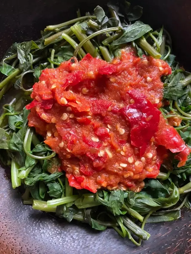 Resep rujak kangkung sambal tomat. (dok. Cookpad @cook_2612940)