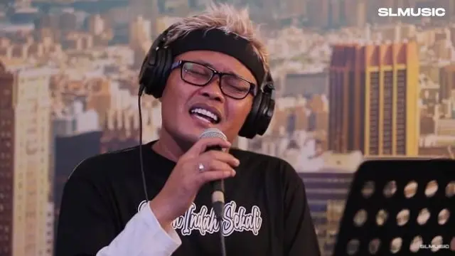 Sule Pakai Bandana