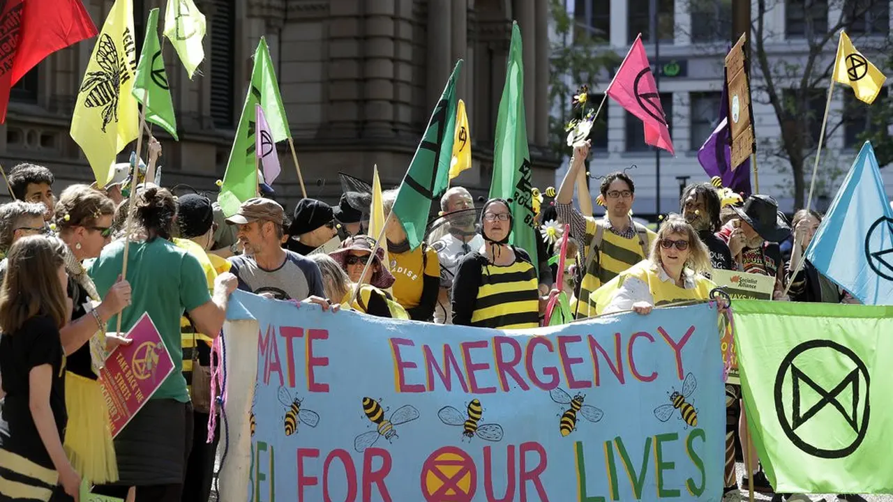 Demo aktivis lingkungan di Sydney, Australia.