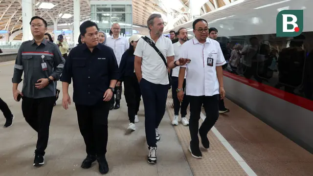 Foto: Diproyeksikan Jadi Transportasi Peserta Piala Dunia U-17, Erick Thohir Ajak FIFA Naik Kereta Cepat Whoosh