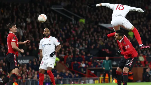 Foto: Gol Bunuh Diri Harry Maguire Pupuskan Kemenangan di Depan Mata MU saat Leg Pertama Perempat Final Liga Europa