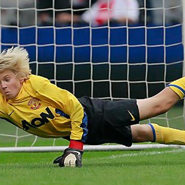 Ajax Incar Anak Van Der Sar Bola Liputan6 Com