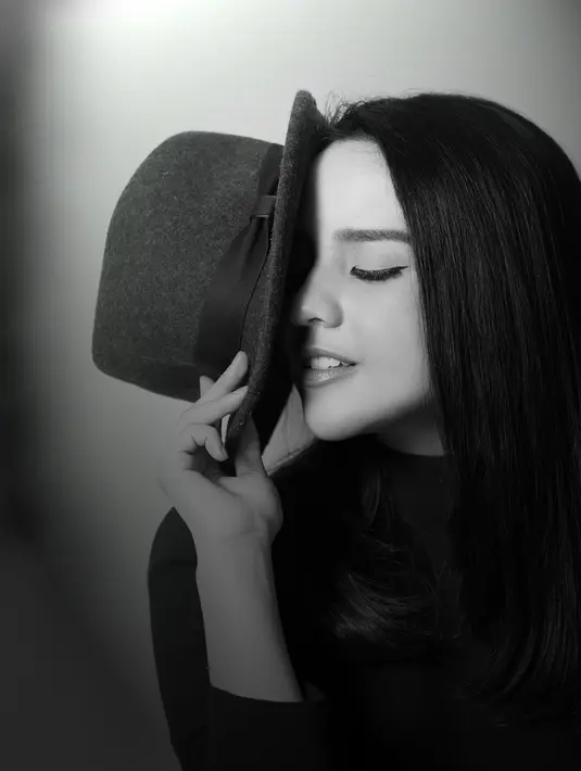 Angel Pieters masih menyisihkan waktunya untuk kegiatan religi. (Galih W Satria/Bintang.com)