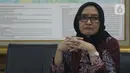 Komisioner KPU RI, Evi Novida Ginting saat memberi keterangan terkait pernyataan sikap KPU RI terhadap putusan DKPP di Gedung KPU RI, Jakarta, Kamis (19/3/2020). Evi Novida Ginting menyatakan keberatan dan akan mengajukan gugatan atas putusan DKPP. (Liputan6.com/Helmi Fithriansyah)