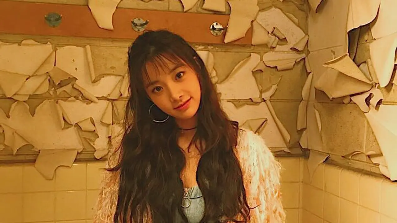 Lee Hyunjoo eks April. (Instagram/ hyun.joo_lee)