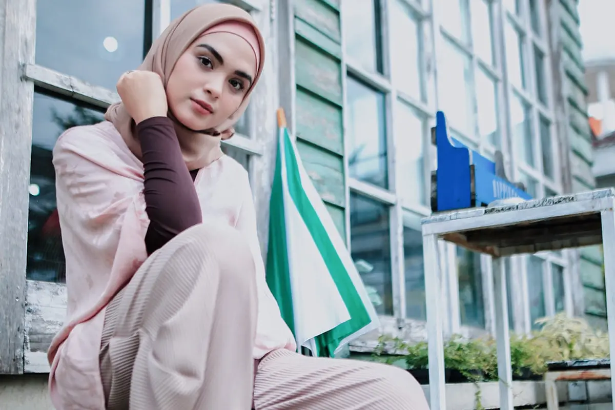 [Bintang] Vebby Palwinta