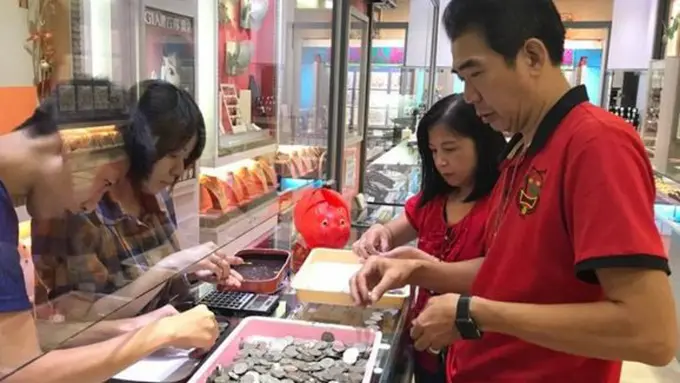 Copyright worldofbuzz.com/facebook.com/permalink