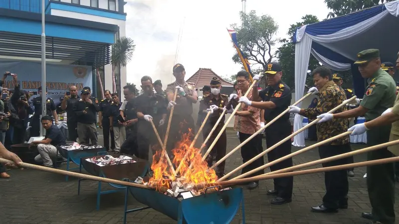 4,6 Juta Batang Rokok Dibakar di Kota Malang