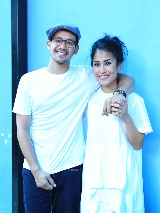 Menurut Gya, persiapan pernikahan pasangan ini telah mencapai 30 persen. Terutama baju pernikahan yang didesain oleh Didiet Maulana. Sedangkan pernak pernik dan seragam masih dalam proses pemilihan. (Adrian Putra/Bintang.com)