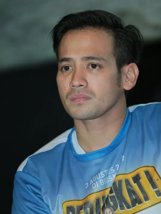 "Dari dalam diri gue, sebenarnya gue masih tidak punya rasa kepercayaan diri. Makanya Naya (sutradara film ini) sempat bilang 'karakter Jano itu gampang ditemui di diri Tarra sendiri'," kata Tarra Budiman, Kamis (14/7/2017). (Adrian Putra/Bintang.com)