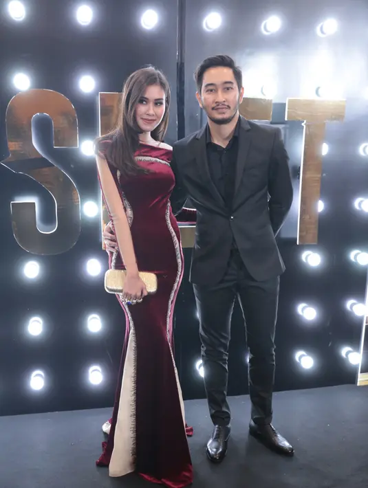 Ulang tahun kali ini menjadi spesial lantaran ia bisa merayakan bersama dengan kekasihnya, Jeje Govinda. Tidak hanya itu, ia juga bisa merayakan bersama dengan fans-fansnya, yang selama ini turut mendukung kariernya. (Adrian Putra/Bintang.com)