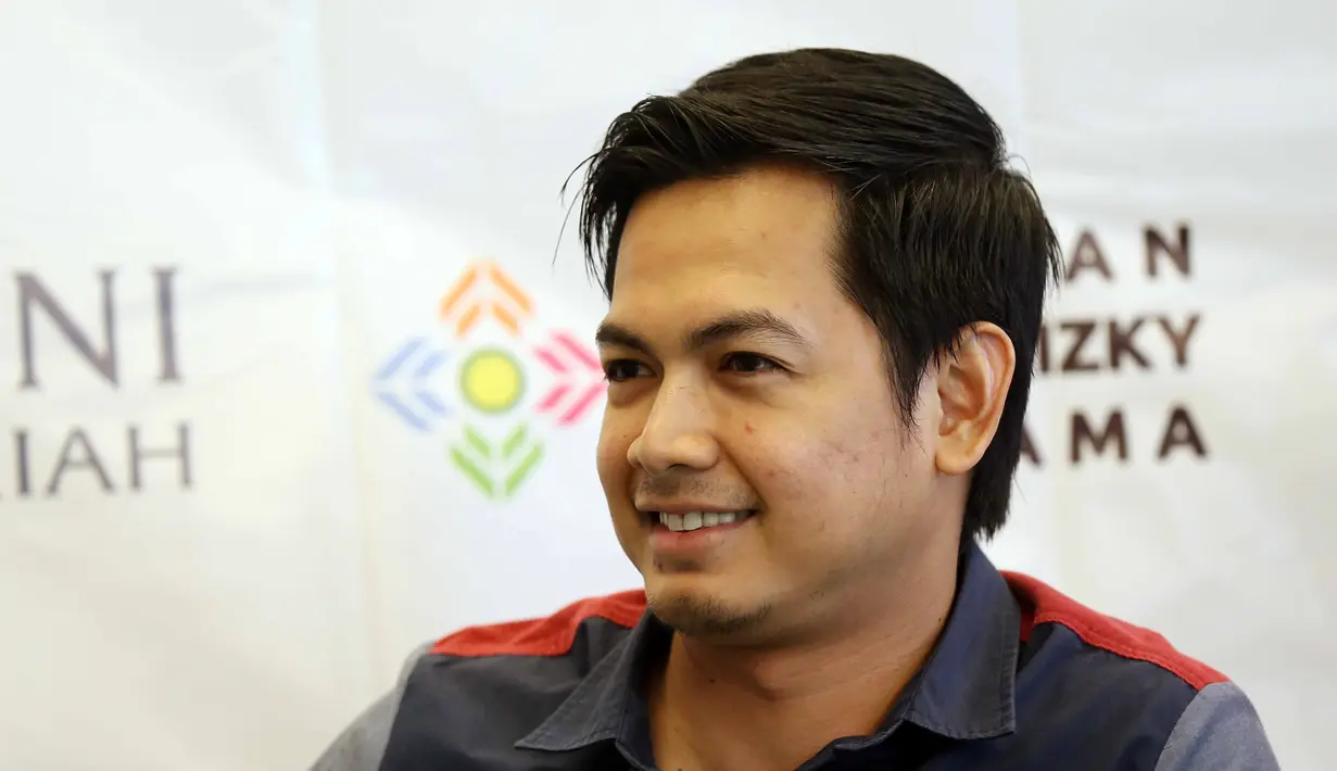 Kini, Tommy sedang menjalani taaruf dengan perempuan yang berprofesi sebagai pramugari. Meski demikian,  ayah dua anak itu tak mau menyebut siapa perempuan yang akan dijadikan istri barunya tersebut. (Nurwahyunan/Bintang.com)