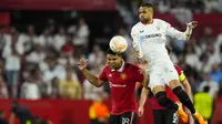 Hasil ini memastikan Sevilla melaju ke semifinal Liga Europa 2022/2023 dengan keunggulan agregat 5-2. (AP Photo/Jose Breton)