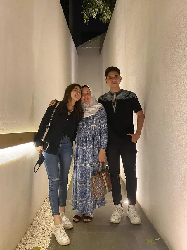 6 Potret Kebersamaan Athalla Naufal dan Ibunda Aisyah Aqilah, Sudah Akrab