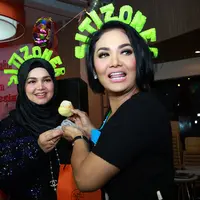 Siti Nurhaliza dan Krisdayanti (Deki Prayoga/Bintang.com)