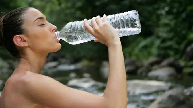 Waktu Waktu Terbaik Minum Air Putih Untuk Dapatkan Manfaat Sehatnya Beauty Fimela Com