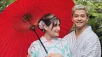 Adly Fairuz dan Angbeen Rishi berfoto dengan pakaian tradisional Jepang. (Foto: Instagram/ angbeenrishi)