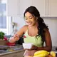 Ternyata waktu mengonsumsi protein bisa memengaruhi hasil latihanmu. [Dok/Pexels.com/Nathan Cowley].