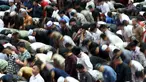 Umat Muslim saat melaksanakan salat Tarawih perdana Ramadan 1447 Hijriah di Masjid Istiqlal, Jakarta, Rabu 18 Februari 2026. (Kapanlagi.com/Budy Santoso)