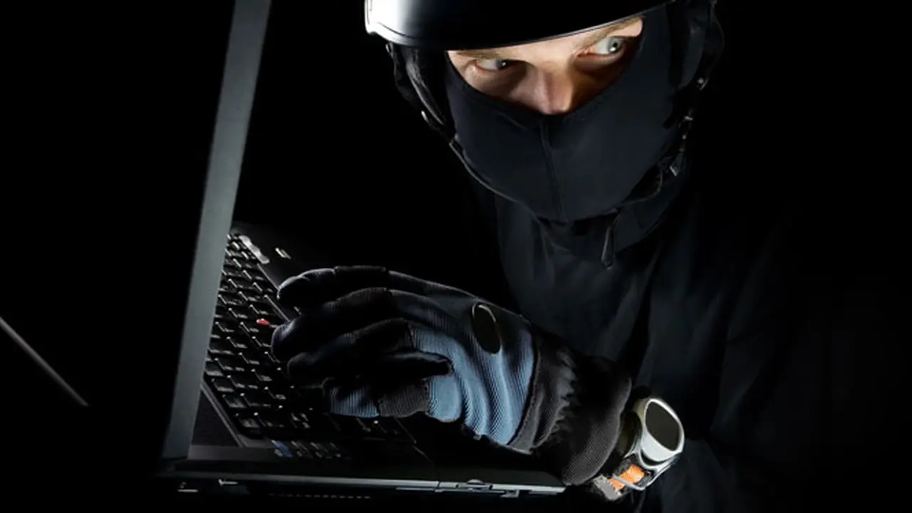 hackers-131118c.jpg