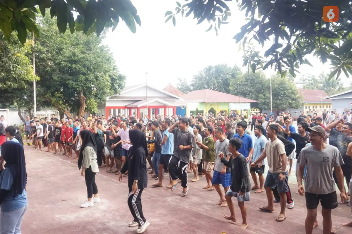 Para petugas senam bareng Warga Binaan Lapas Maros.