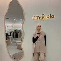 Sebagai seorang model ternama sekaligus entrepreneur, Paula tampil sebagai definisi seorang lady boss dengan gaya yang penuh kelas dan karisma. [@paula.verhoeven].