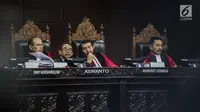 Majelis hakim memimpin sidang sengketa Pilpres 2019 Gedung MK, Jakarta, Kamis (20/6/2019). Sidang beragenda mendengarkan keterangan saksi dan ahli dari pihak termohon Komisi Pemilihan Umum (KPU). (Liputan6.com/Faizal Fanani)