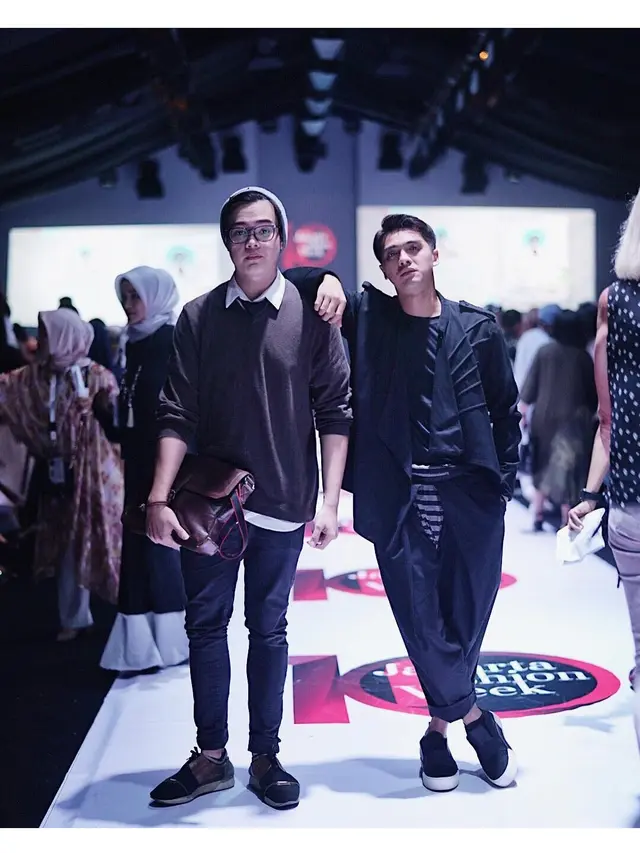 Potret Kedekatan Ricky Harun dan Jeje Soekarno, Akrab Banget