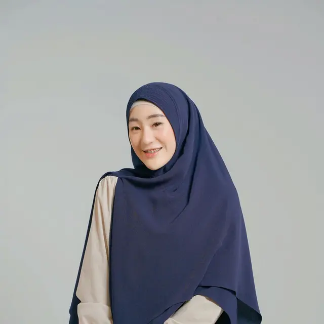 Potret 6 Artis Keturunan Tionghoa yang Putuskan Mualaf, Panggilan dari Hati