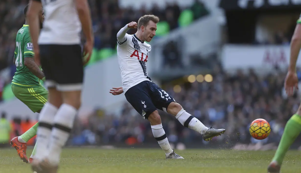 Gelandang Tottenham Hotspur, Christian Eriksen  telah menghasilkan 8 assists bagi Spurs hingga pekan ke-25 Liga Premier Inggris. (AFP/Ian Kington)