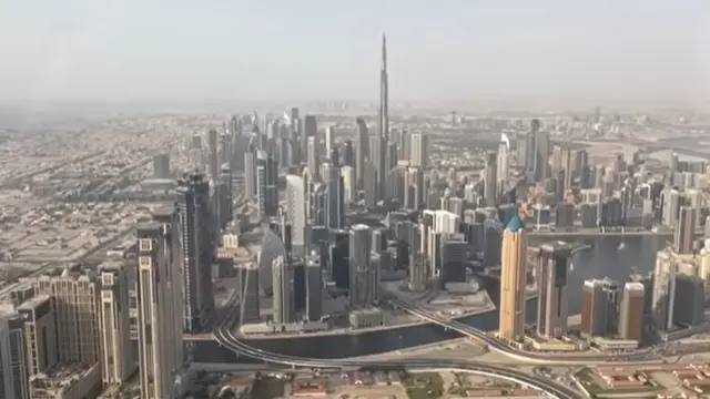 Syahrini naik helikopter di Dubai (Instagram/princessyahrini)