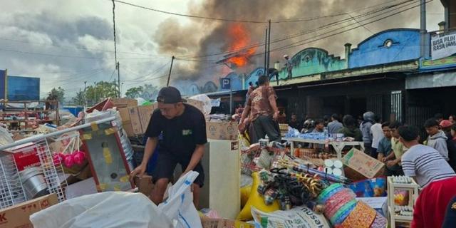 Kebakaran Melalap 15 Ruko di Jalan Irian-Trikora Wamena, Kerugian Capai Rp7 Miliar