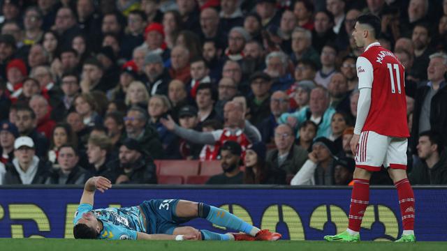 Foto: Momen Bek Southampton Jan Bednarek Menolak Diganti saat Laga Menghadapi Arsenal, Tiru Cristiano Ronaldo Pula