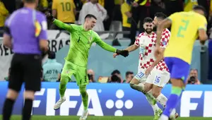 Barcelona Pertimbangkan Dominik Livakovic untuk Proyek Kiper Jangka Panjang