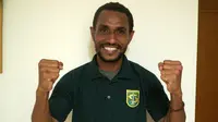 Persebaya merekrut eks pemain Persipura, Izaac Wanggai. (Bola.com/Dok. Persebaya)