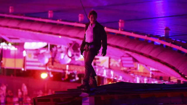 Tom Cruise dalam penutupan Olimpiade 2024.  (Fabrizio Bensch/Pool Photo via AP)