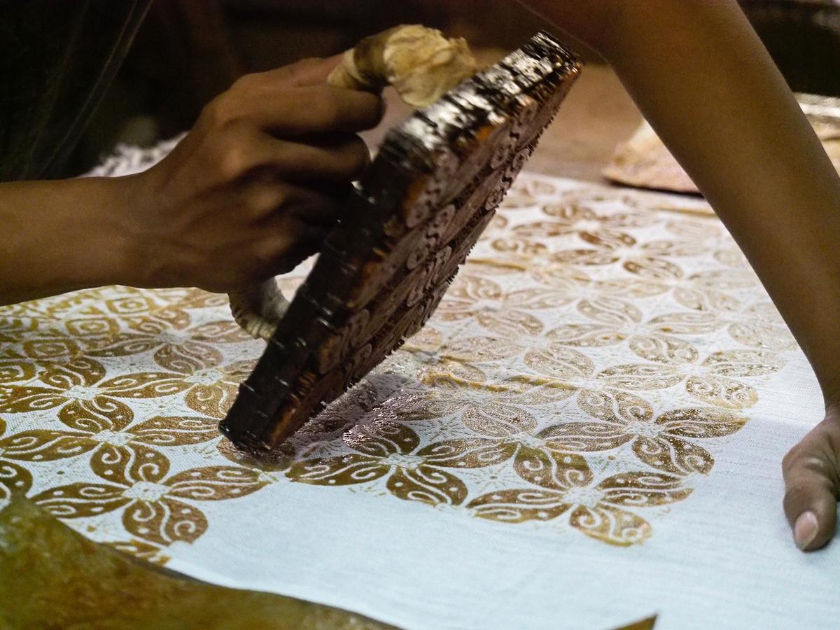 Apa yang harus diperhatikan canting cap dalam teknik pembuatan batik dengan printing