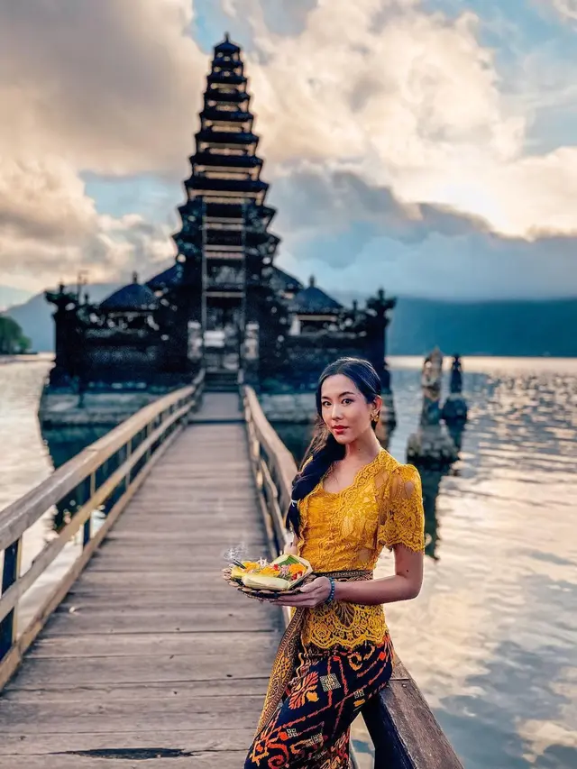 9 Potret Olivia Aten, Miss Global Indonesia dengan Paras Oriental Punya Hobi Traveling Keliling Nusantara