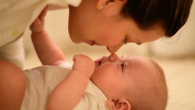 7 Arti Mimpi Melahirkan Anak Perempuan, Jadi Pertanda Baik