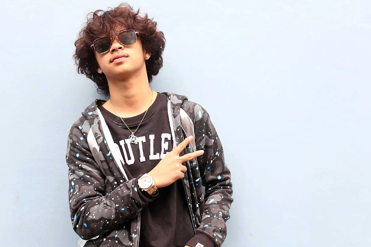 [Bintang] Bastian Steel