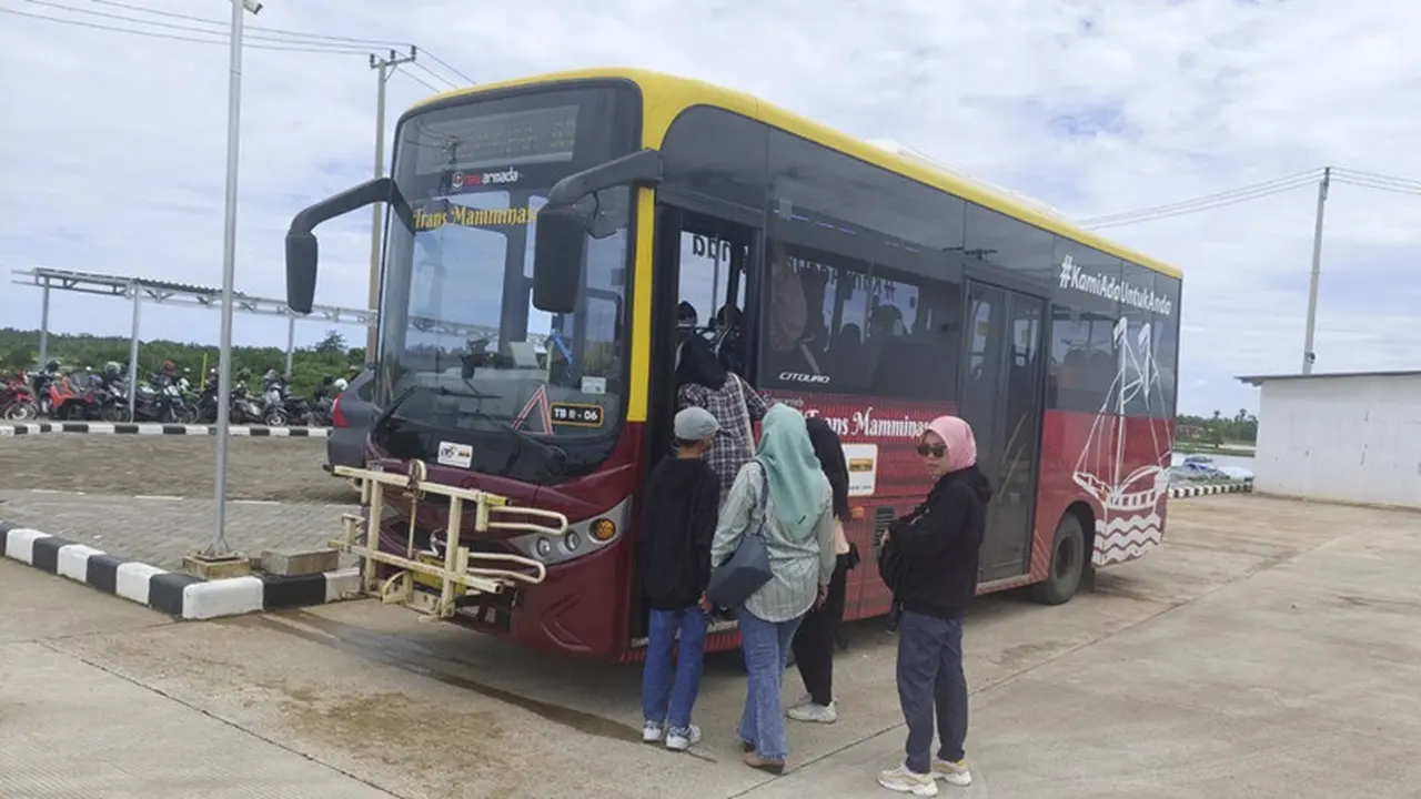 Pengamat transportasi Djoko Setijowarno menyoroti terkait masih minimnya akses transportasi umum untuk hunian Perumahan.