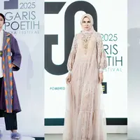 Potret memukau para model saat melakukan fashion show di acara PRESS CONFERENCE GARIS POETIH RAYA FESTIVAL 2025 FASHION SHOW (Foto dok: GARIS POETIH/Goodrich Suites).