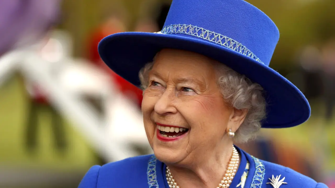 90 Fakta Ratu Inggris Elizabeth II yang Bikin Kamu Bengong (2)