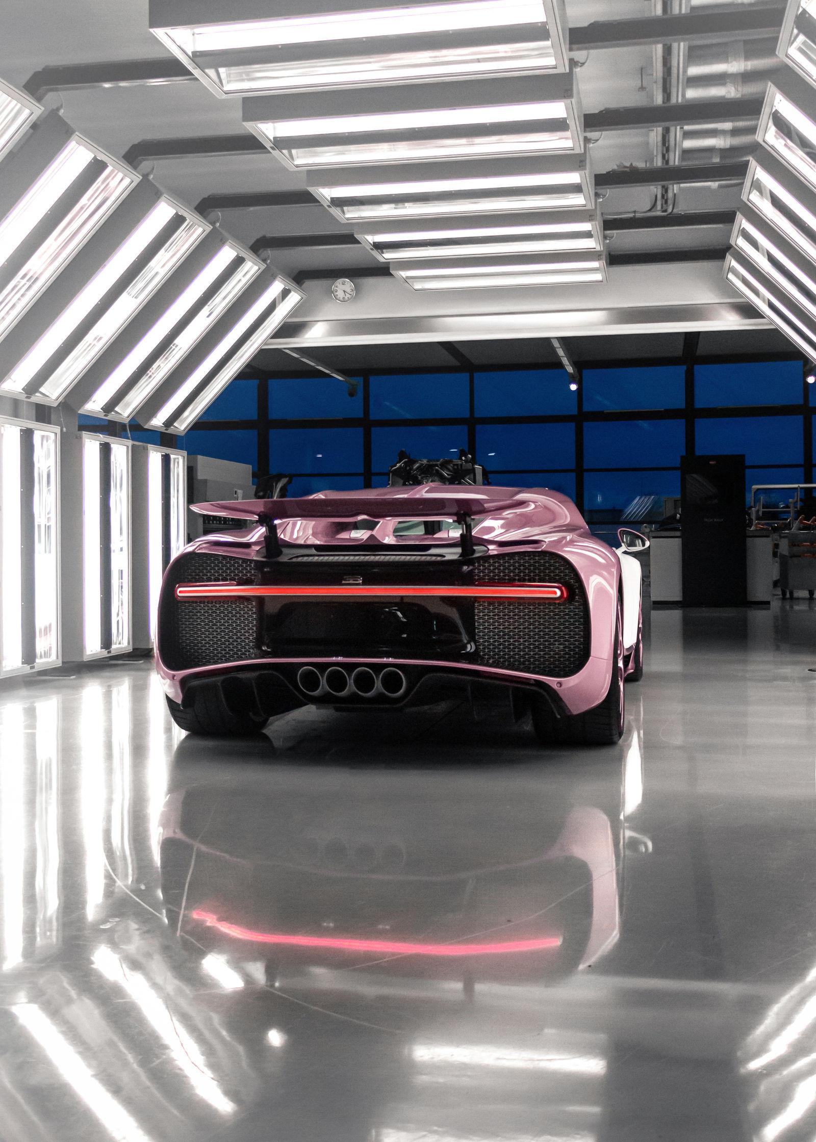 Bugatti Chiron Sport (Carscoops)