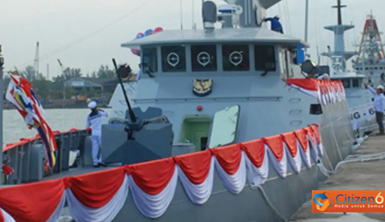 Citizen6, Riau: Kapal berukuran panjang 43 meter, lebar 7,40 meter, dan berat 250 ton ini memiliki sistem pendorong handal yang
mampu berlayar dan bermanuver dengan kecepatan 27 knot. (Pengirim: Dispenal)
