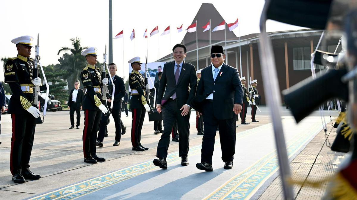 Prabowo dan PM Singapura Berbisik Sebelum Berpisah