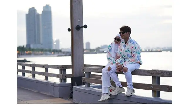 7 Gaya Pemotretan Rizky Billar dan Lesty Kejora Ini Curi Perhatian, Prewedding?