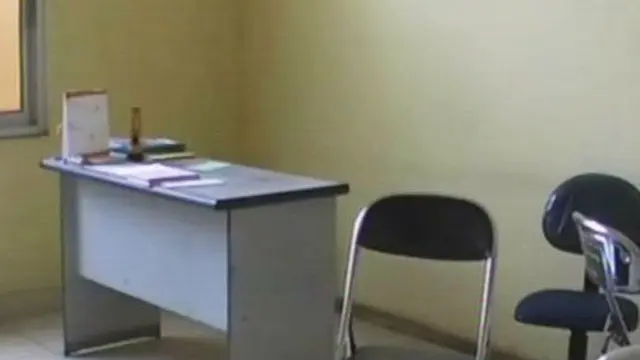 Poliknik Tutup Bupati Aceng Protes