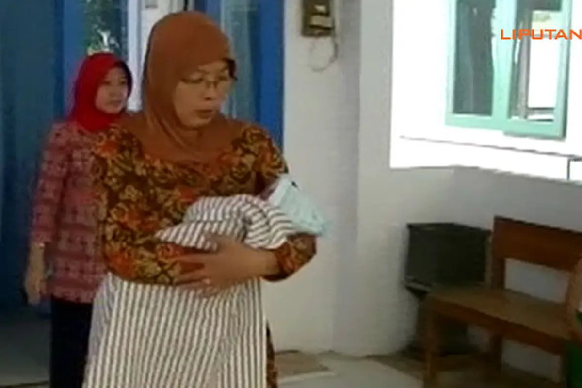bayi-lemari-131122b.jpg